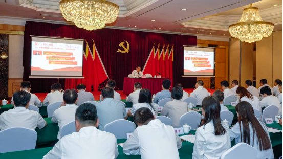 尊龙凯时集团任丁书记带动教学“不忘初心、切记使命”主题教育专题党课 - 尊龙凯时