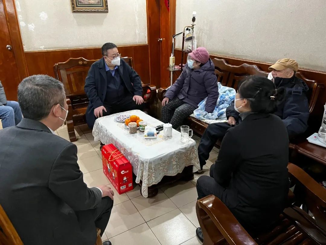 迎春送温暖 眷注暖人心——集团向导班子开展新春走访慰问运动 - 尊龙凯时