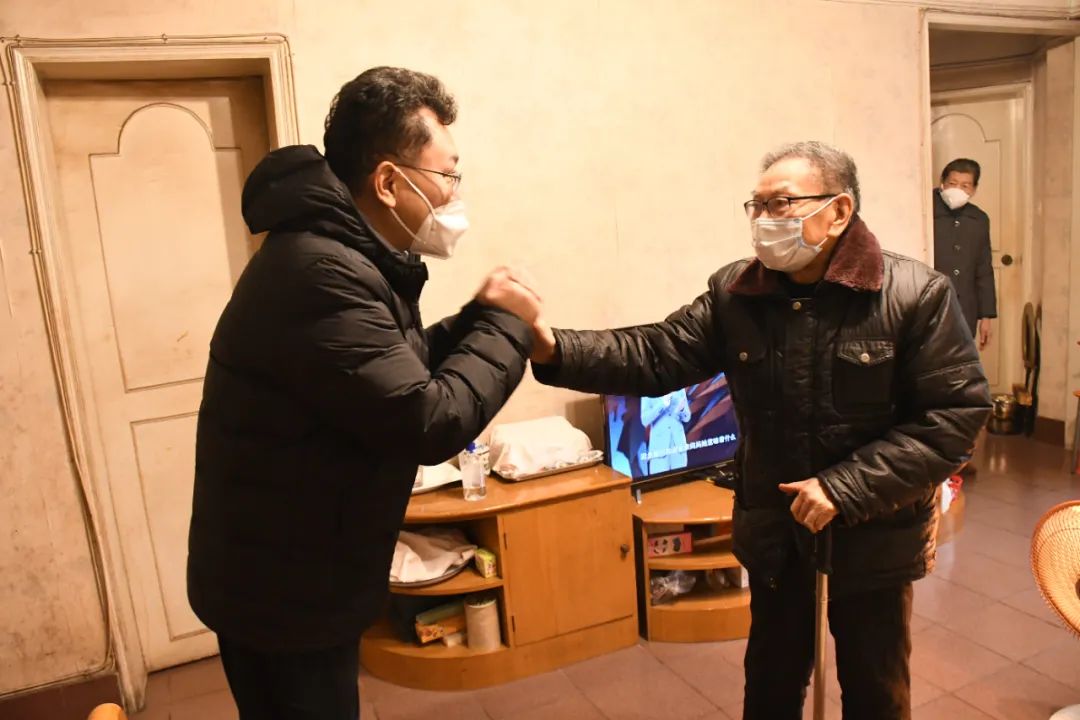 迎春送温暖 眷注暖人心——集团向导班子开展新春走访慰问运动 - 尊龙凯时