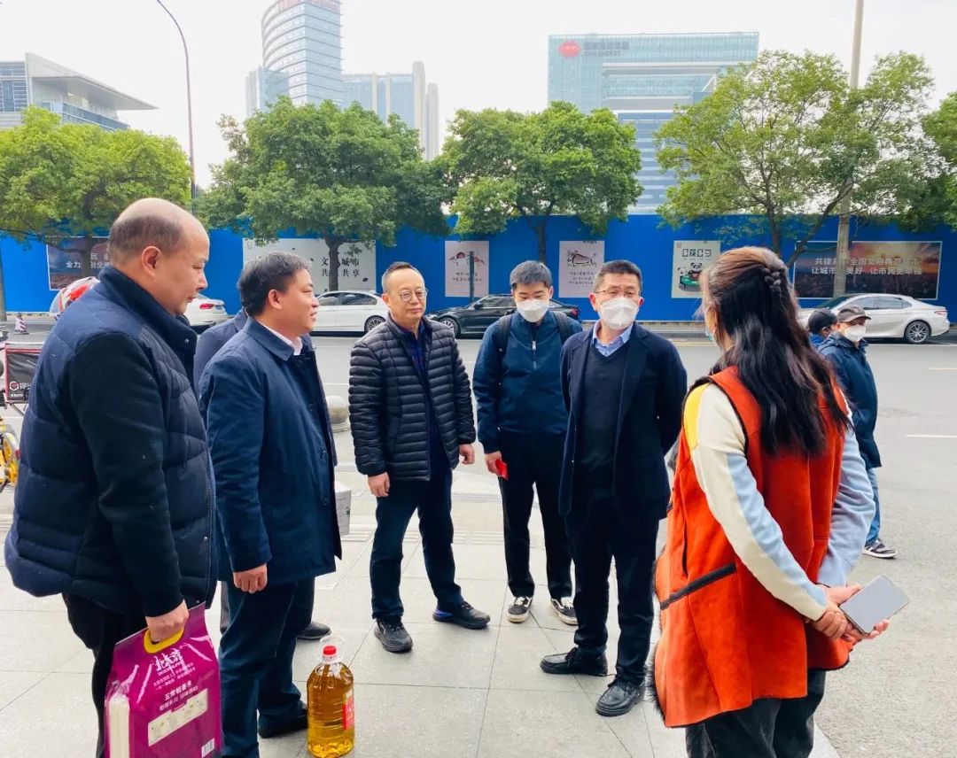 迎春送温暖 眷注暖人心——集团向导班子开展新春走访慰问运动 - 尊龙凯时