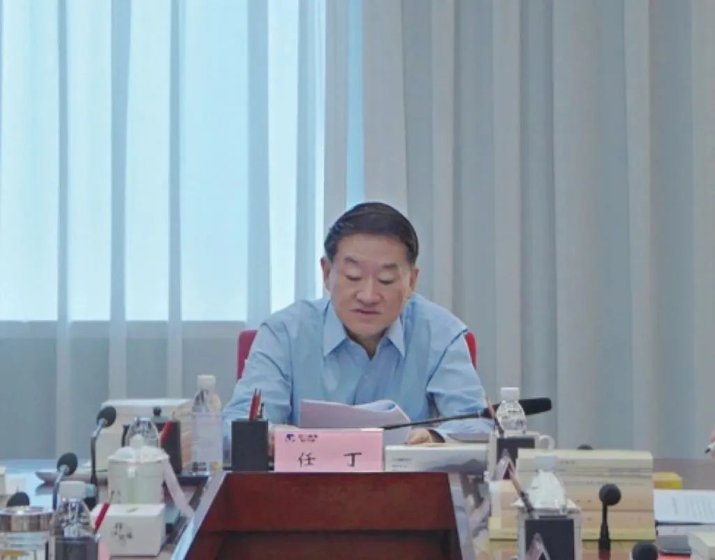 省尊龙凯时集团党委学习贯彻习近平新时代中国特色社会主义头脑主题教育念书班开班 - 尊龙凯时