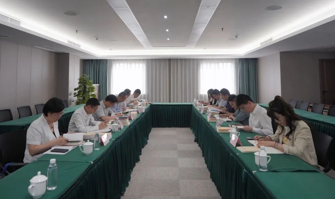 省尊龙凯时集团党委学习贯彻习近平新时代中国特色社会主义头脑主题教育念书班开班 - 尊龙凯时
