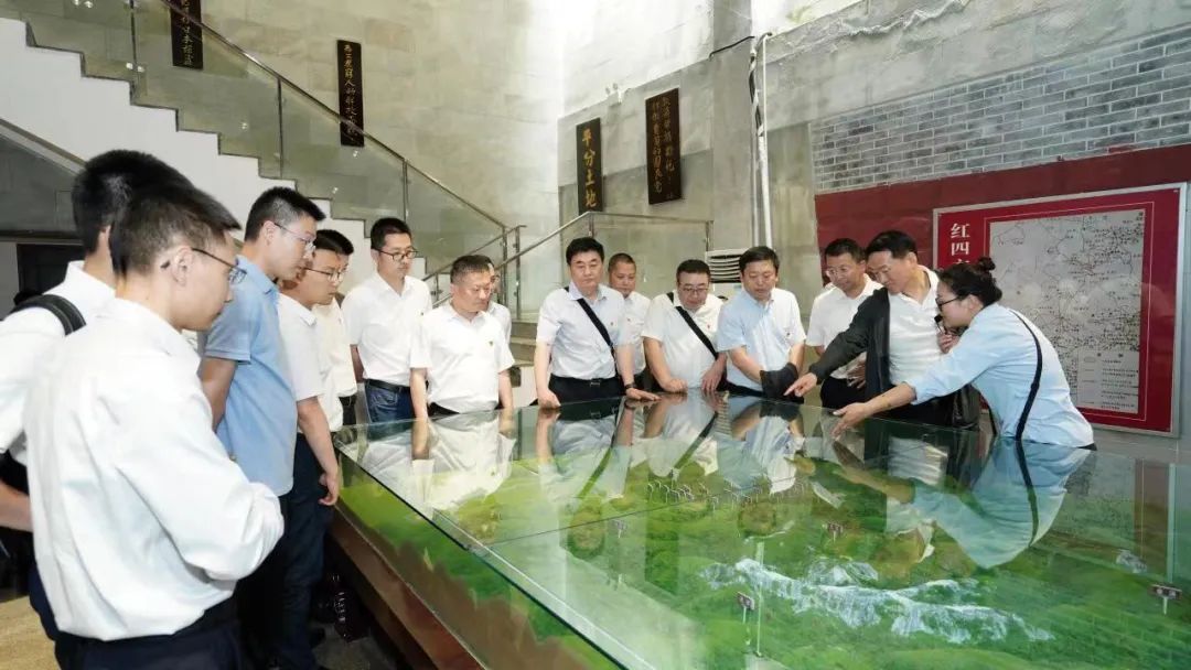 踏寻长征足迹 筑牢信仰之基——省尊龙凯时集团赴红军百丈关战争纪念馆开展主题教育现场教学 - 尊龙凯时