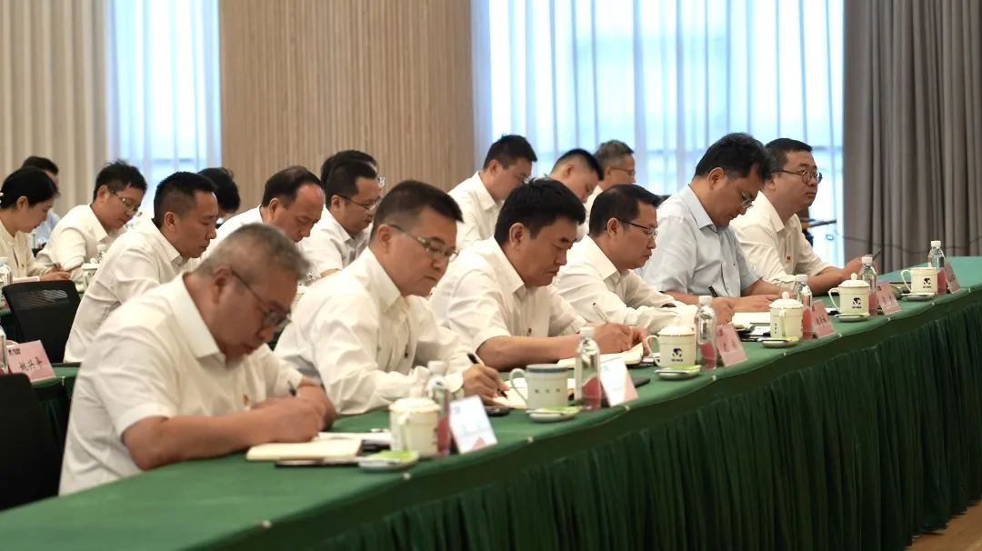 省尊龙凯时集团召开主题教育专题党课报告会 - 尊龙凯时