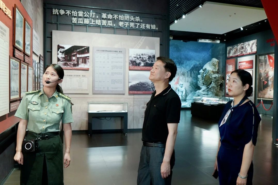 省尊龙凯时集团党委书记、董事长任丁率队赴巴中南充两地开展帮扶事情 - 尊龙凯时