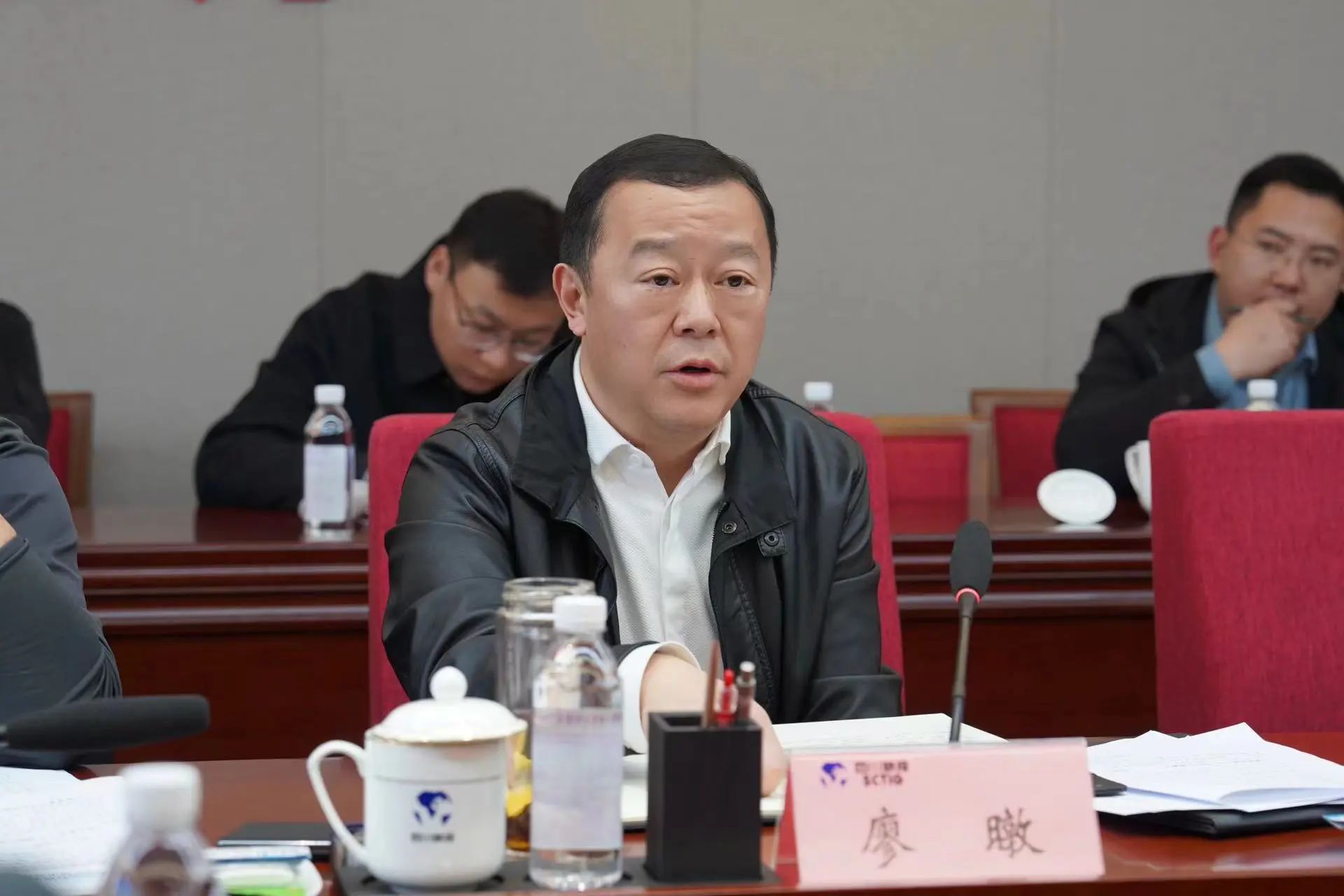 省尊龙凯时集团与彭州市委市政府举行座谈交流会 - 尊龙凯时