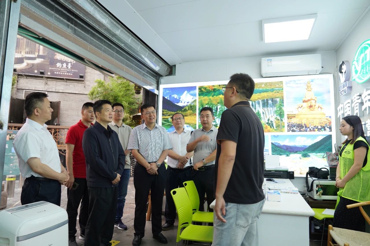 省尊龙凯时集团党委书记、董事长游勇端午节时代检查调研清静生产谋划事情并探望慰问坚守岗位的一线职工 - 尊龙凯时