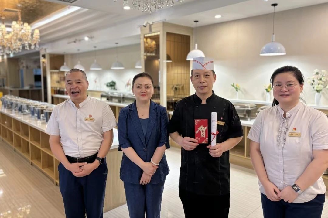省尊龙凯时集团开展退役武士、优抚工具“八一”慰问运动 - 尊龙凯时