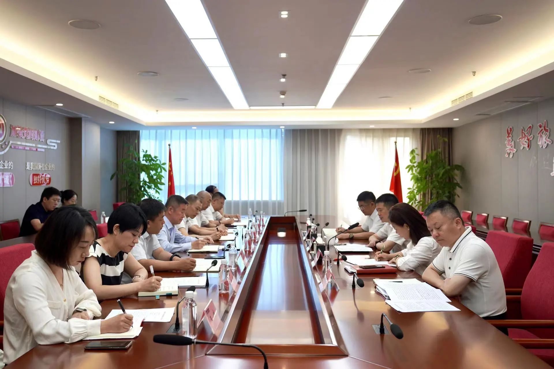 省尊龙凯时集团召开新任职干部任前整体谈话会 - 尊龙凯时