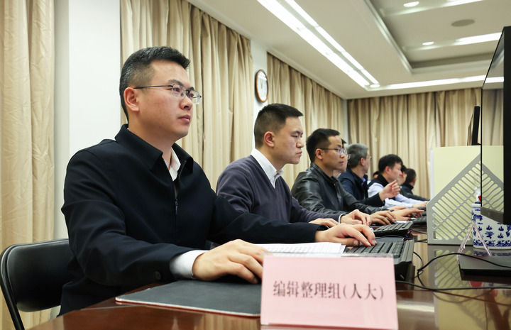 听民意 汇民智丨让“民意直通车”越发便捷高效——2025年旁听天下两会事情扫描 - 尊龙凯时