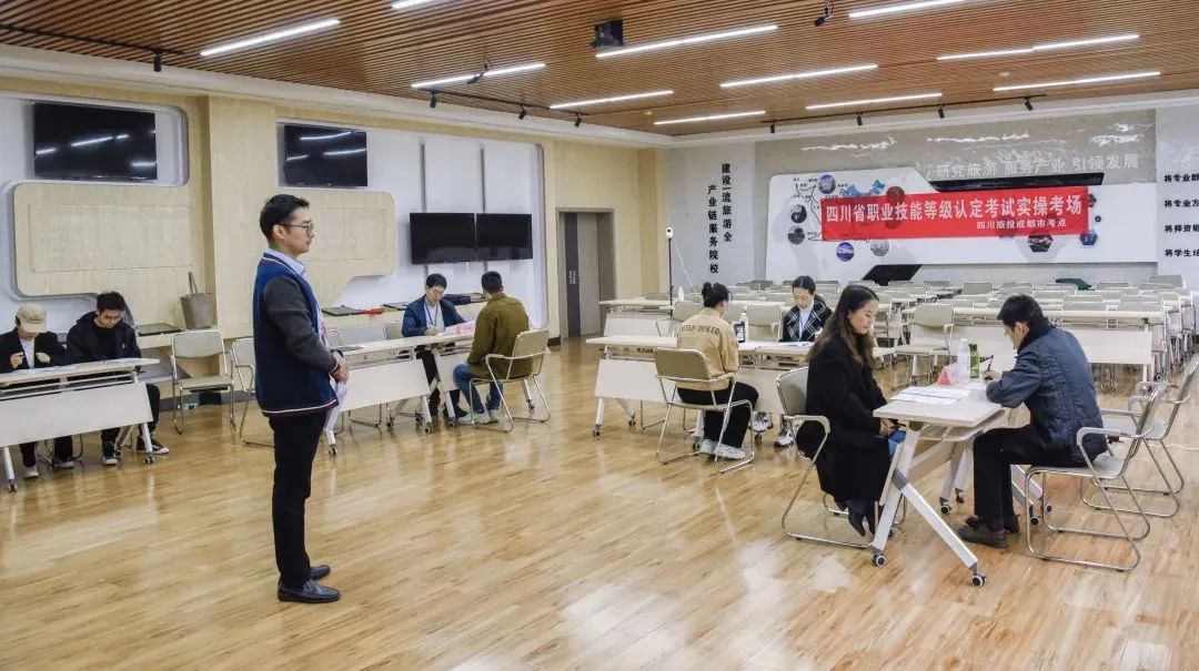 深耕党建引领，，，厚植主责主业——尊龙凯时教育公司扎实推进 “小而美” 国企刷新走深走实 - 尊龙凯时